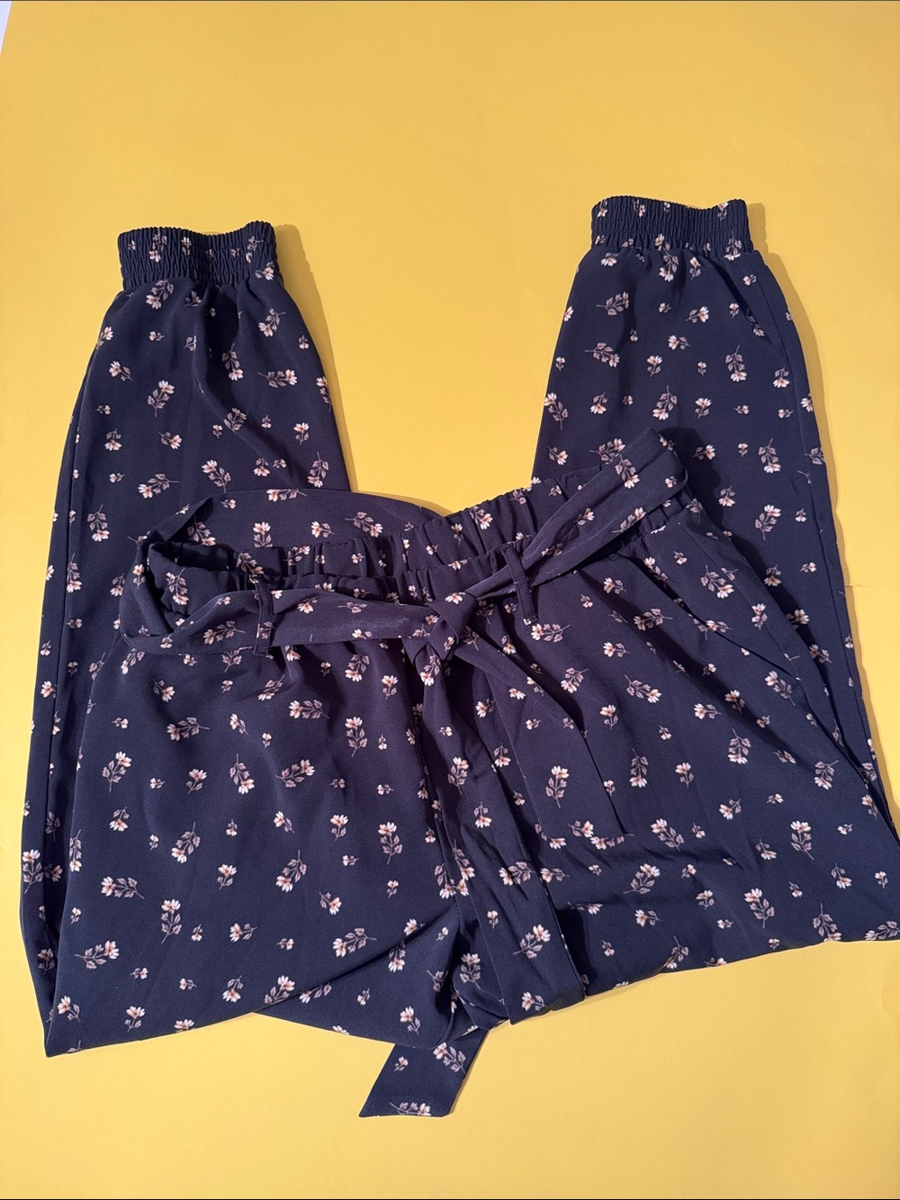 One by Chapter One Black Floral Women's Jogger Pants Size L